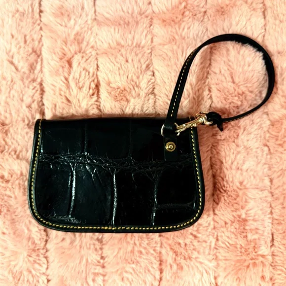 Dooney & Bourke VINTAGE RARE Black Croc-Embossed Wristlet - Picture 5 of 10